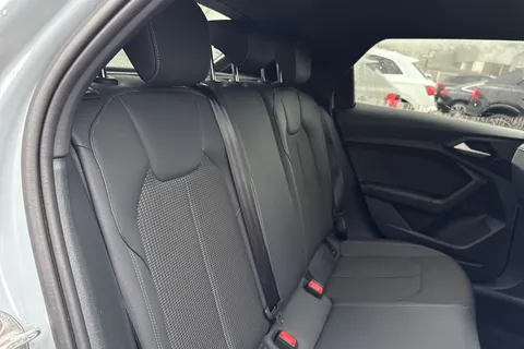 VK74ZRE Audi A1 Black Edition 25 TFSI  95 PS S tronic Thumbnail #40