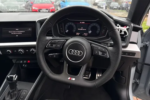 VK74ZRE Audi A1 Black Edition 25 TFSI  95 PS S tronic Thumbnail #47