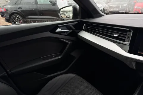 VK74ZRE Audi A1 Black Edition 25 TFSI  95 PS S tronic Thumbnail #62