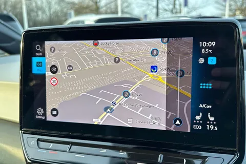 PF71KNS Volkswagen ID.3 150kW Family Pro Performance 58kWh 5dr Auto | 18'' Alloys |  Matrix LED Lig Thumbnail #17