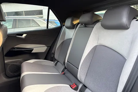 PF71KNS Volkswagen ID.3 150kW Family Pro Performance 58kWh 5dr Auto | 18'' Alloys |  Matrix LED Lig Thumbnail #19