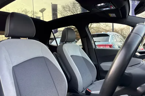 PF71KNS Volkswagen ID.3 150kW Family Pro Performance 58kWh 5dr Auto | 18'' Alloys |  Matrix LED Lig Thumbnail #24