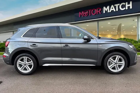 BV23VCL Audi Q5 2.0 TDI 40 S line S Tronic quattro Euro 6 (s/s) 5dr Thumbnail #4