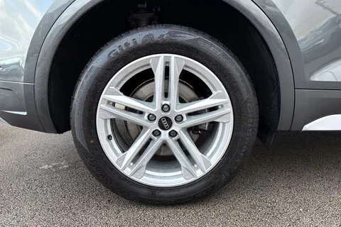 BV23VCL Audi Q5 2.0 TDI 40 S line S Tronic quattro Euro 6 (s/s) 5dr Thumbnail #11