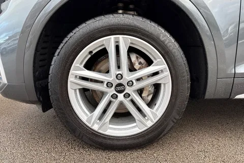 BV23VCL Audi Q5 2.0 TDI 40 S line S Tronic quattro Euro 6 (s/s) 5dr Thumbnail #13