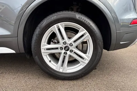 BV23VCL Audi Q5 2.0 TDI 40 S line S Tronic quattro Euro 6 (s/s) 5dr Thumbnail #14