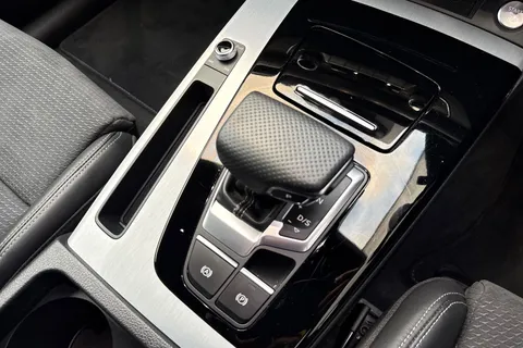 BV23VCL Audi Q5 2.0 TDI 40 S line S Tronic quattro Euro 6 (s/s) 5dr Thumbnail #24
