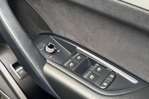 BV23VCL Audi Q5 2.0 TDI 40 S line S Tronic quattro Euro 6 (s/s) 5dr Thumbnail #42