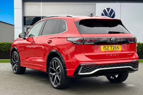 ISZ7266 Volkswagen Tiguan 1.5 TSI 272 eHybrid R-Line 5dr DSG | Heated Seats | ACC | NAV Thumbnail #3