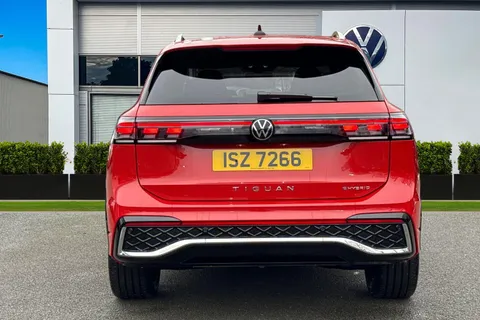 ISZ7266 Volkswagen Tiguan 1.5 TSI 272 eHybrid R-Line 5dr DSG | Heated Seats | ACC | NAV Thumbnail #5