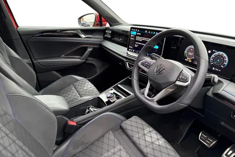 ISZ7266 Volkswagen Tiguan 1.5 TSI 272 eHybrid R-Line 5dr DSG | Heated Seats | ACC | NAV Thumbnail #15