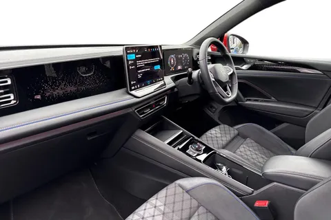 ISZ7266 Volkswagen Tiguan 1.5 TSI 272 eHybrid R-Line 5dr DSG | Heated Seats | ACC | NAV Thumbnail #16