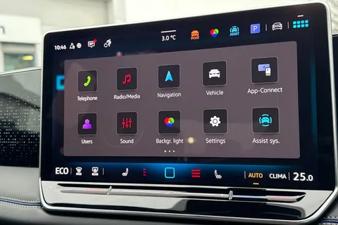 ISZ7266 Volkswagen Tiguan 1.5 TSI 272 eHybrid R-Line 5dr DSG | Heated Seats | ACC | NAV Thumbnail #28