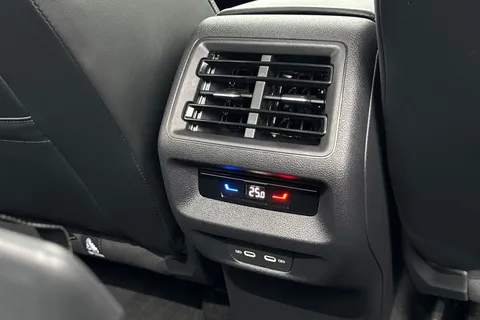 ISZ7266 Volkswagen Tiguan 1.5 TSI 272 eHybrid R-Line 5dr DSG | Heated Seats | ACC | NAV Thumbnail #42