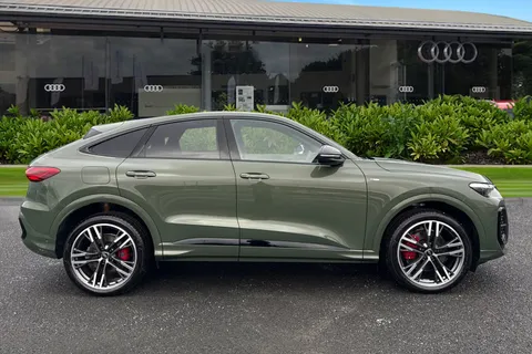 Audi Q5 2.0 TDI Edition 1 Sportback S Tronic quattro Euro 6 (s/s) 5dr Thumbnail #4