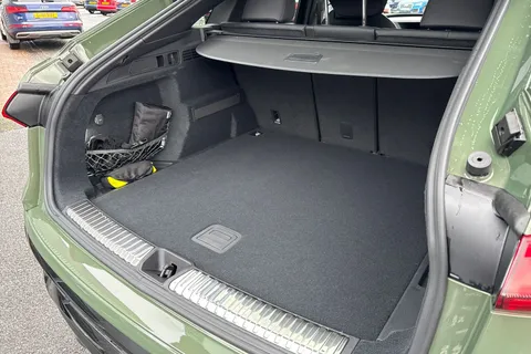  Audi Q5 2.0 TDI Edition 1 Sportback S Tronic quattro Euro 6 (s/s) 5dr Thumbnail #36