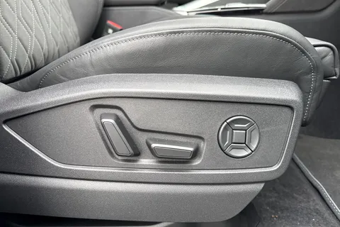  Audi Q5 2.0 TDI Edition 1 Sportback S Tronic quattro Euro 6 (s/s) 5dr Thumbnail #45