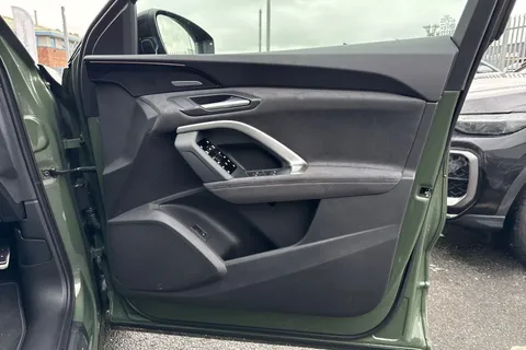  Audi Q5 2.0 TDI Edition 1 Sportback S Tronic quattro Euro 6 (s/s) 5dr Thumbnail #46