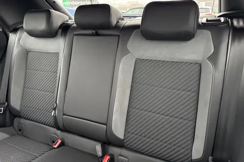 KS71GDU Volkswagen T-Roc 2.0 TDI EVO R-Line 5dr DSG Thumbnail #20
