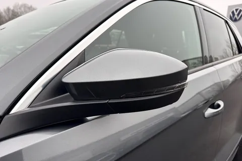 KS71GDU Volkswagen T-Roc 2.0 TDI EVO R-Line 5dr DSG Thumbnail #33