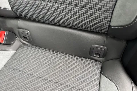 KS71GDU Volkswagen T-Roc 2.0 TDI EVO R-Line 5dr DSG Thumbnail #36