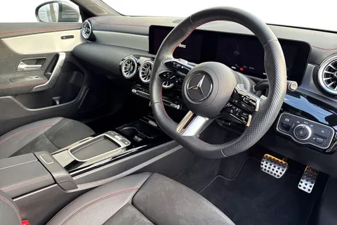 FH24DSO Mercedes-Benz Cla Class 1.3 CLA180h MHEV AMG Line (Executive) Coupe 7G-DCT Euro 6 (s/s) 4dr Thumbnail #15