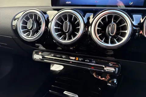 FH24DSO Mercedes-Benz Cla Class 1.3 CLA180h MHEV AMG Line (Executive) Coupe 7G-DCT Euro 6 (s/s) 4dr Thumbnail #23