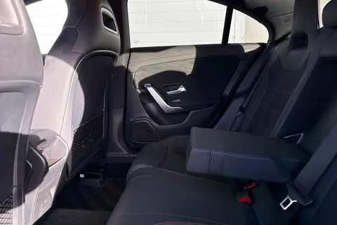 FH24DSO Mercedes-Benz Cla Class 1.3 CLA180h MHEV AMG Line (Executive) Coupe 7G-DCT Euro 6 (s/s) 4dr Thumbnail #32