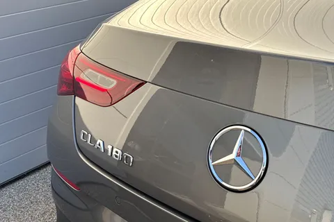 FH24DSO Mercedes-Benz Cla Class 1.3 CLA180h MHEV AMG Line (Executive) Coupe 7G-DCT Euro 6 (s/s) 4dr Thumbnail #35
