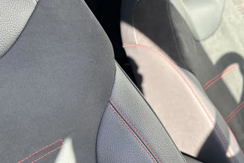 FH24DSO Mercedes-Benz Cla Class 1.3 CLA180h MHEV AMG Line (Executive) Coupe 7G-DCT Euro 6 (s/s) 4dr Thumbnail #38