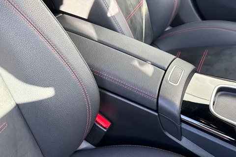 FH24DSO Mercedes-Benz Cla Class 1.3 CLA180h MHEV AMG Line (Executive) Coupe 7G-DCT Euro 6 (s/s) 4dr Thumbnail #39