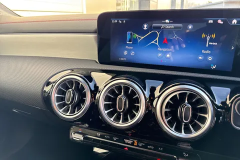 FH24DSO Mercedes-Benz Cla Class 1.3 CLA180h MHEV AMG Line (Executive) Coupe 7G-DCT Euro 6 (s/s) 4dr Thumbnail #43