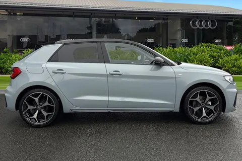  Audi A1 1.0 TFSI 25 Black Edition Sportback S Tronic Euro 6 (s/s) 5dr Thumbnail #4