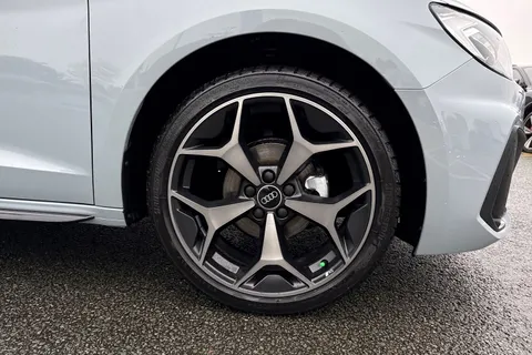  Audi A1 1.0 TFSI 25 Black Edition Sportback S Tronic Euro 6 (s/s) 5dr Thumbnail #10