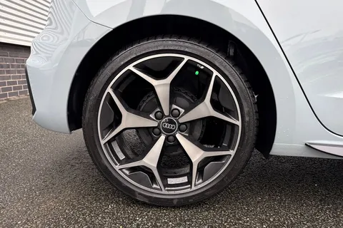  Audi A1 1.0 TFSI 25 Black Edition Sportback S Tronic Euro 6 (s/s) 5dr Thumbnail #12