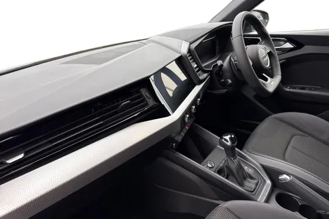  Audi A1 1.0 TFSI 25 Black Edition Sportback S Tronic Euro 6 (s/s) 5dr Thumbnail #15