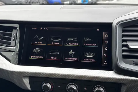  Audi A1 1.0 TFSI 25 Black Edition Sportback S Tronic Euro 6 (s/s) 5dr Thumbnail #28