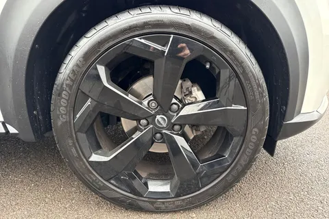 DX72YWR Nissan Juke 1.6 Premiere Edition Auto Euro 6 5dr Thumbnail #11