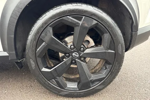 DX72YWR Nissan Juke 1.6 Premiere Edition Auto Euro 6 5dr Thumbnail #12