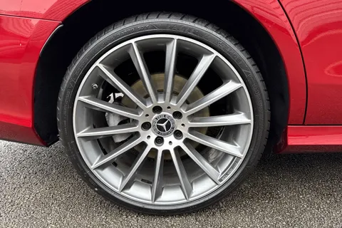 KJ19HCG Mercedes-Benz E Class 2.9 E400d AMG Line G-Tronic+ 4MATIC Euro 6 (s/s) 4dr Thumbnail #9