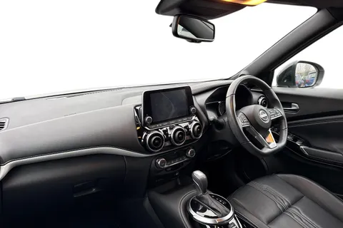 DX72YWR Nissan Juke 1.6 Premiere Edition Auto Euro 6 5dr Thumbnail #16