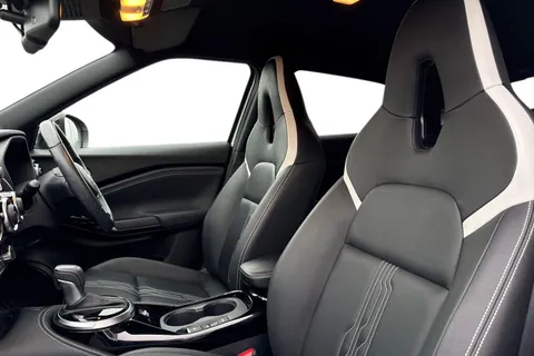 DX72YWR Nissan Juke 1.6 Premiere Edition Auto Euro 6 5dr Thumbnail #17