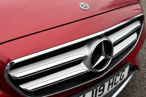 KJ19HCG Mercedes-Benz E Class 2.9 E400d AMG Line G-Tronic+ 4MATIC Euro 6 (s/s) 4dr Thumbnail #25