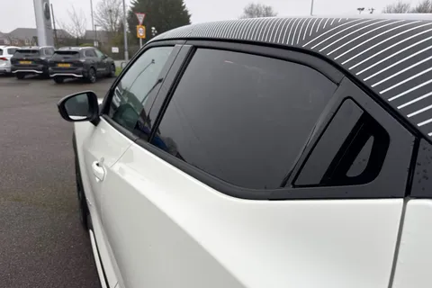 DX72YWR Nissan Juke 1.6 Premiere Edition Auto Euro 6 5dr Thumbnail #33