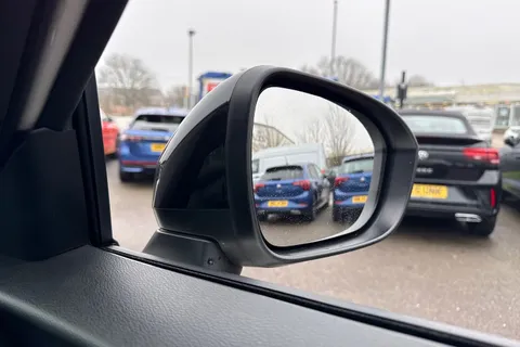 DX72YWR Nissan Juke 1.6 Premiere Edition Auto Euro 6 5dr Thumbnail #37