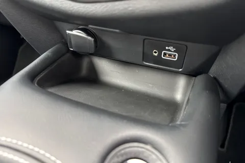 DX72YWR Nissan Juke 1.6 Premiere Edition Auto Euro 6 5dr Thumbnail #38