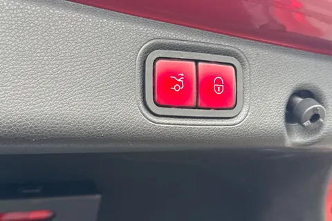 KJ19HCG Mercedes-Benz E Class 2.9 E400d AMG Line G-Tronic+ 4MATIC Euro 6 (s/s) 4dr Thumbnail #33