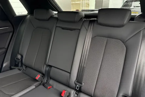 SK20XCO Audi Q3 2.0 TFSI 40 S line S Tronic quattro Euro 6 (s/s) 5dr Thumbnail #19