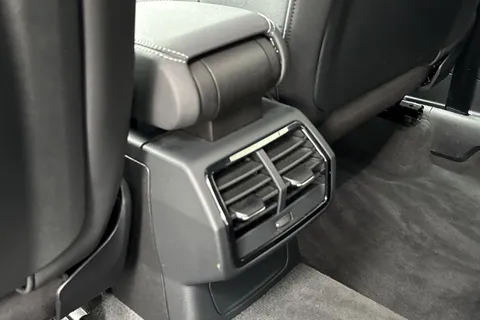 SK20XCO Audi Q3 2.0 TFSI 40 S line S Tronic quattro Euro 6 (s/s) 5dr Thumbnail #38