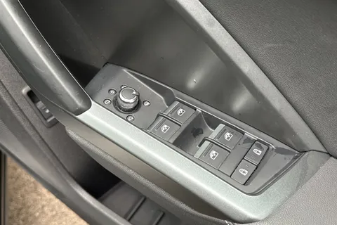 SK20XCO Audi Q3 2.0 TFSI 40 S line S Tronic quattro Euro 6 (s/s) 5dr Thumbnail #42